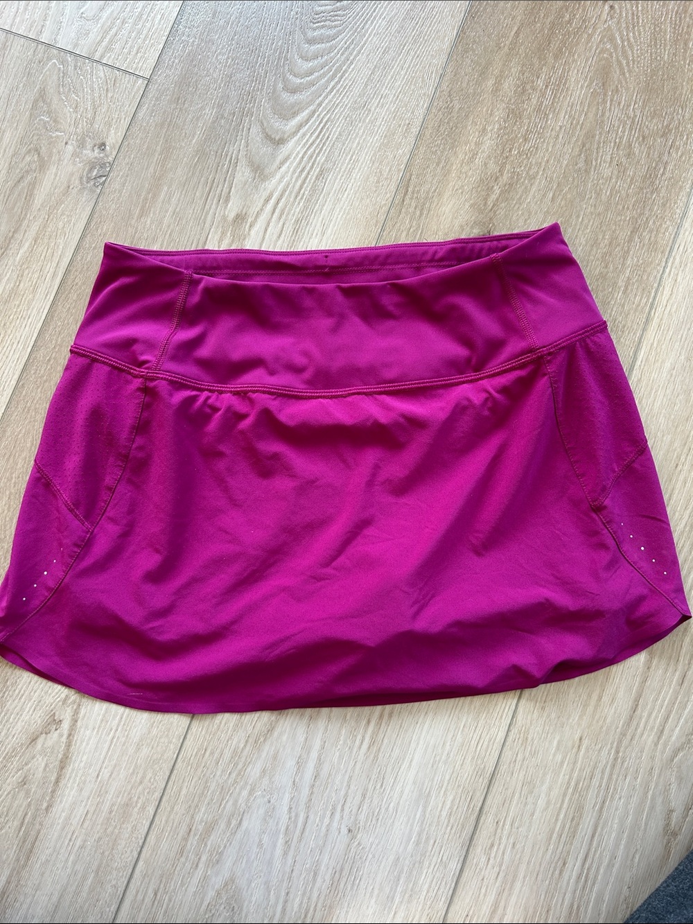 Athleta Run with it 14” Skort Jupe-Short Run with it. Size Medium. - Picture 1 of 6
